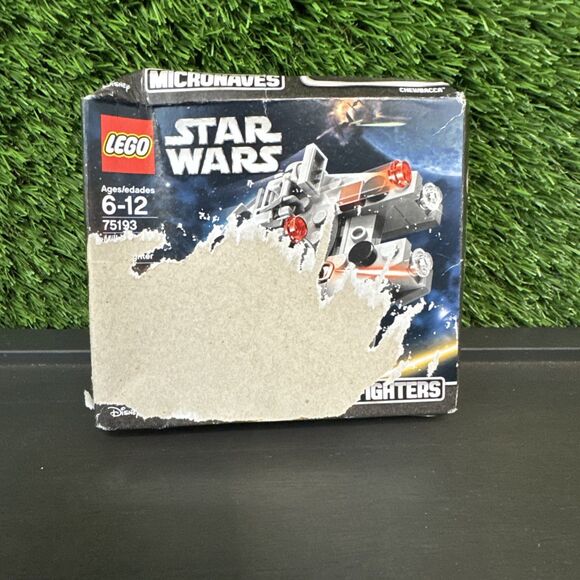 Lego STAR WARS Millennium Falcon Microfighter 75193 Chewbacca Damaged Box - Picture 1 of 6